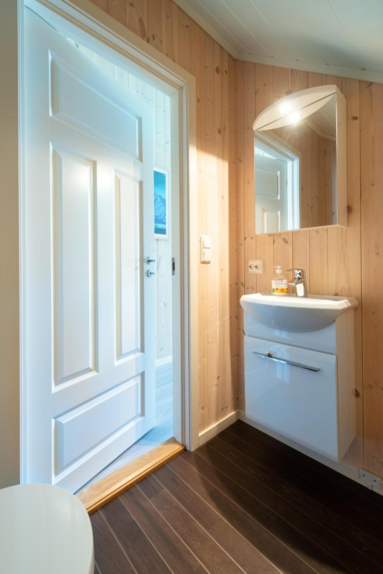 Lofoten Waterfront Luxury Lodge Ballstad Kültér fotó